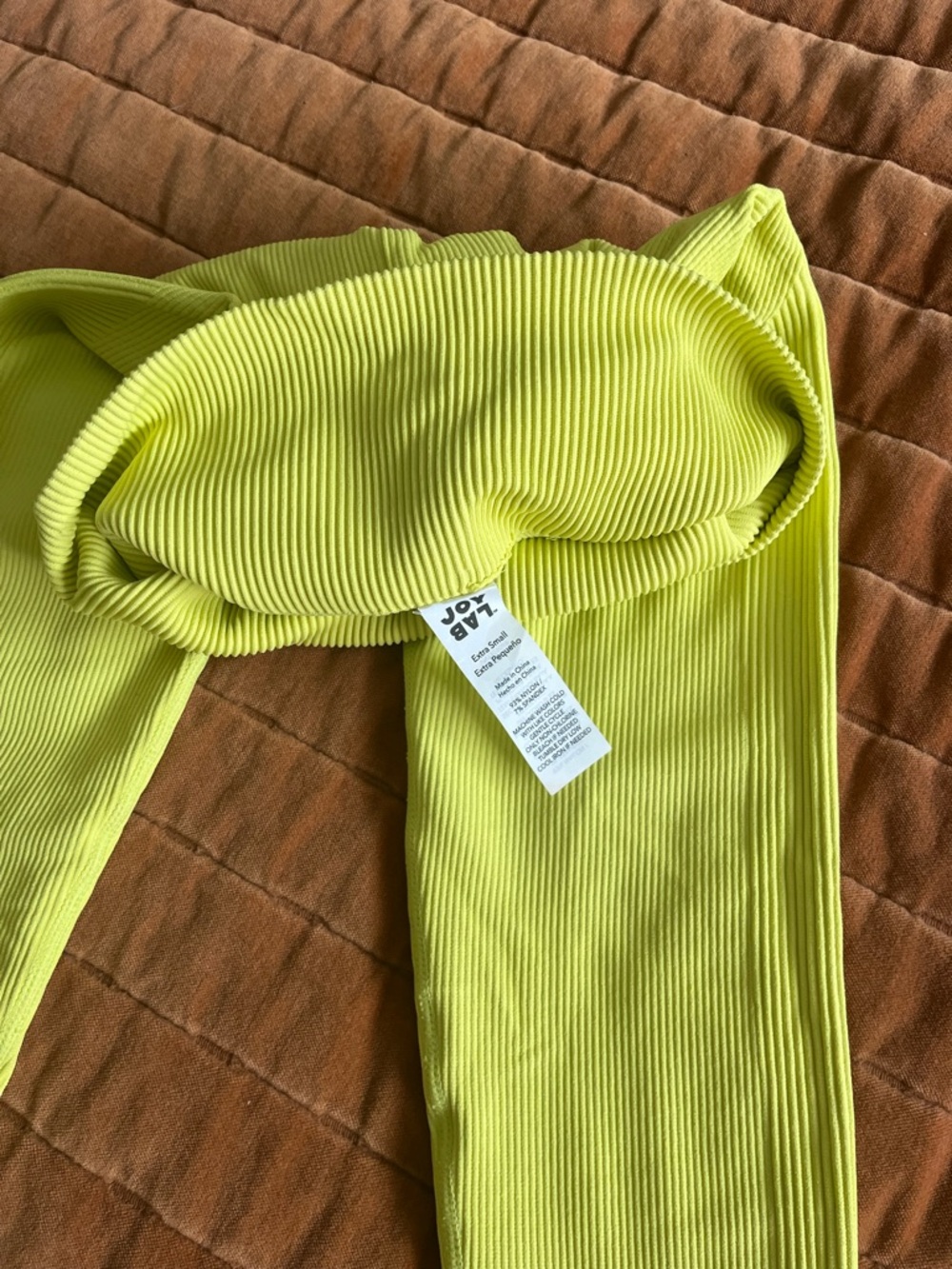 JoyLab Neon Ribbed Seamless workout set - Picture 3 of 5